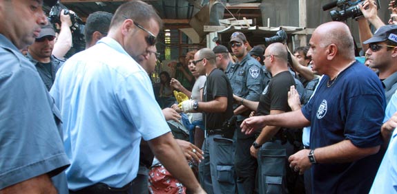 פינוי אוהלים שדרות רוטשילד / צלם: רוני שיצר